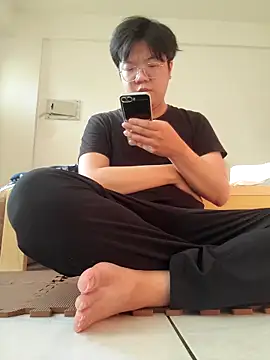 ksshp9502 online show from 04/12/26, 08:52