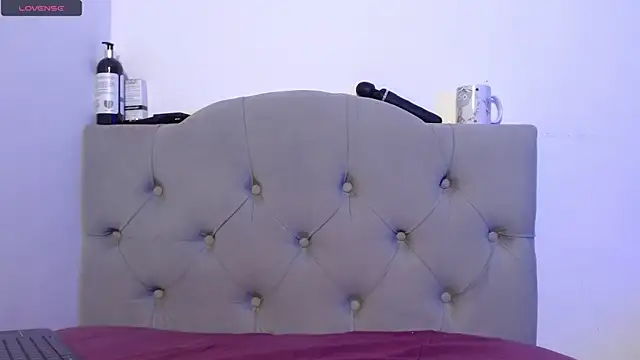 Red-moon1 online show from 01/06/25, 03:19