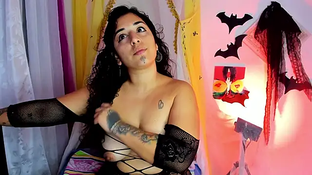 sophiaamethystt online show from 10/13/25, 06:41