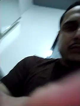 Snapshot of thickcocklatino chatting on 12/22/24, 11:44 thickcocklatino online show from 12/22/24, 11:44