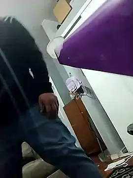 Snapshot of thickcocklatino chatting on 01/22/25, 10:29 thickcocklatino online show from 01/22/25, 10:29