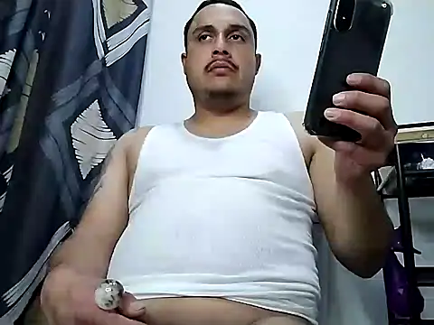 Snapshot of thickcocklatino chatting on 01/25/25, 11:11 thickcocklatino online show from 01/25/25, 11:11