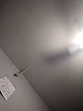 Snapshot of thickcocklatino chatting on 10/19/25, 12:44 thickcocklatino online show from 10/19/25, 12:44