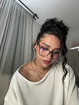 Samantha Bernardo online show from 07/17/26, 04:30