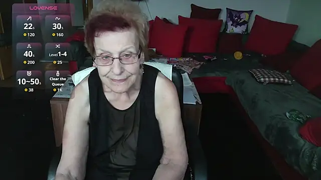 HeisseomaOriginal online show from 10/22/25, 07:08