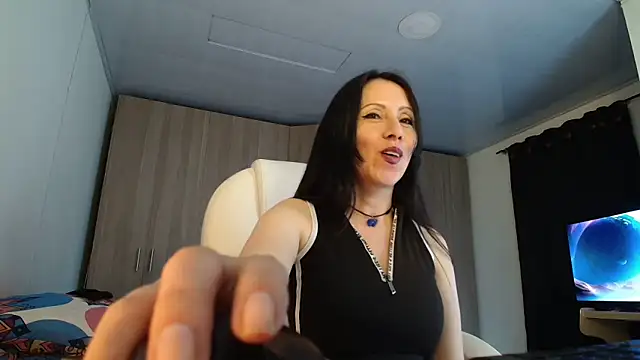 Snapshot of Selene93 chatting on 05/10/26, 07:41 Selene93 online show from 05/10/26, 07:41