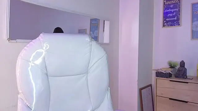 bluee hazell online show from 03/13/26, 11:50