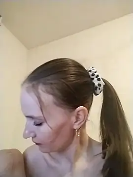 Snapshot of AimeeFair chatting on 03/19/25, 05:06 AimeeFair online show from 03/19/25, 05:06