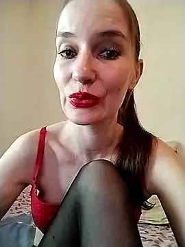 Snapshot of AimeeFair chatting on 09/26/25, 02:21 AimeeFair online show from 09/26/25, 02:21