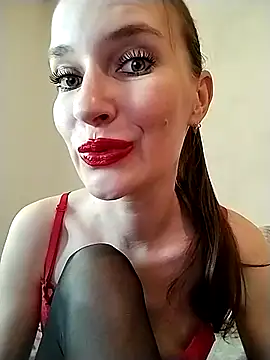 Snapshot of AimeeFair chatting on 10/02/25, 12:56 AimeeFair online show from 10/02/25, 12:56