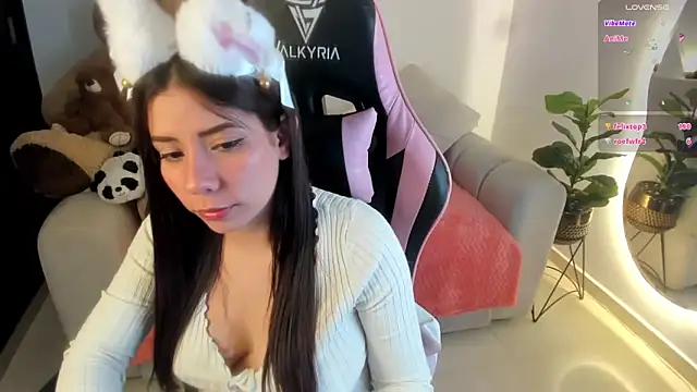 Snapshot of eval_lee18 chatting on 02/27/25, 09:00 eval lee18 online show from 02/27/25, 09:00