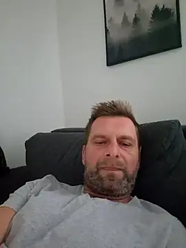 Mjn34 online show from 10/28/25, 07:23