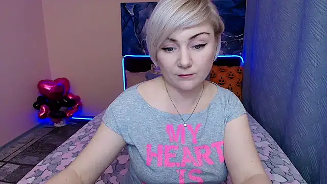 BlondPearl online show from 10/26/25, 09:42