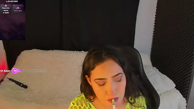 Snapshot of rosario215B chatting on 11/29/25, 04:26 rosario215B online show from 11/29/25, 04:26