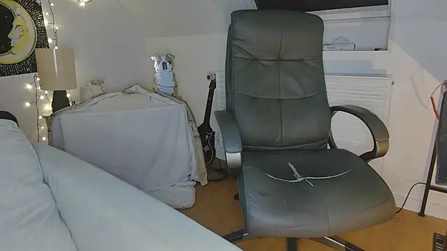 Nyl0nnickb0y online show from 02/15/26, 07:54