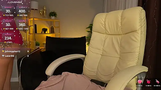 Snapshot of Sweety_one_ chatting on 01/13/25, 04:41 Sweety one online show from 01/13/25, 04:41