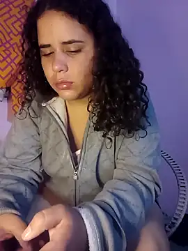 Snapshot of ValeriaSantos- chatting on 02/09/25, 09:47 ValeriaSantos- online show from 02/09/25, 09:47