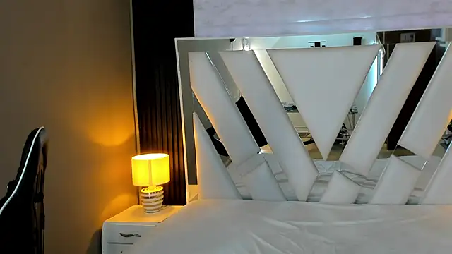 Linda4Petite online show from 02/02/26, 05:55