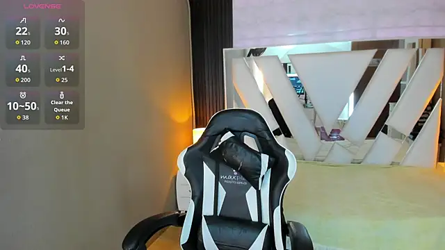 Linda4Petite online show from 03/28/26, 06:29