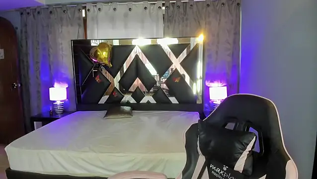 Linda4Petite online show from 06/13/26, 06:50