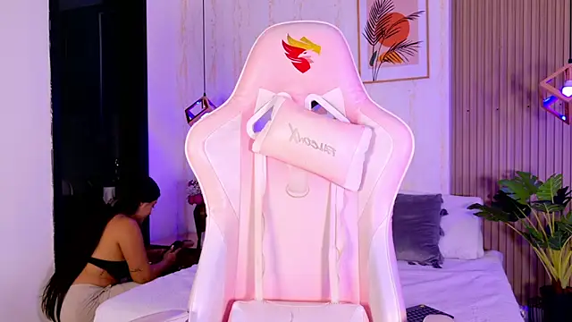 Snapshot of CameronCollins_ chatting on 02/17/26, 07:42 CameronCollins online show from 02/17/26, 07:42