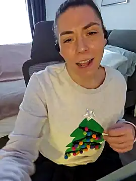 Ellie-L-Elizabeth online show from 12/20/24, 04:14