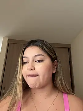 lunablossom  online show from 10/02/25, 08:27