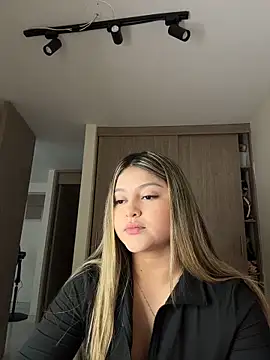 lunablossom  online show from 02/19/26, 10:28