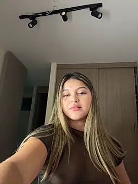 lunablossom  online show from 03/31/26, 03:19