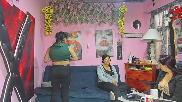 lesbiancuple online show from 04/01/26, 12:06