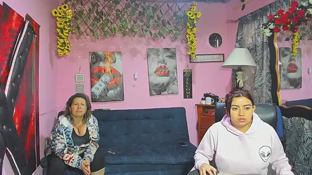 lesbiancuple online show from 04/16/26, 11:55