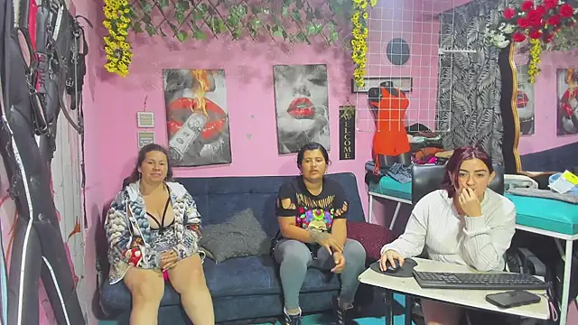 lesbiancuple online show from 05/12/26, 01:14