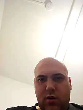 mario890605 online show from 01/13/25, 09:42