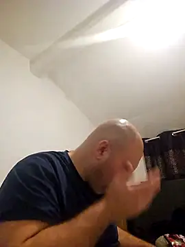 mario890605 online show from 03/05/25, 12:49