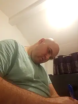 mario890605 online show from 09/12/25, 10:43