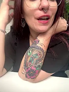 Snapshot of LunaMoongirl chatting on 12/03/24, 10:50 LunaMoongirl online show from 12/03/24, 10:50