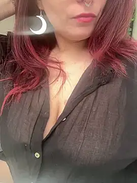 Snapshot of LunaMoongirl chatting on 01/09/25, 01:35 LunaMoongirl online show from 01/09/25, 01:35