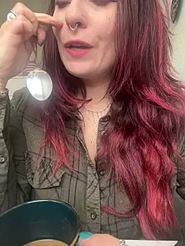 Snapshot of LunaMoongirl chatting on 01/10/25, 10:28 LunaMoongirl online show from 01/10/25, 10:28