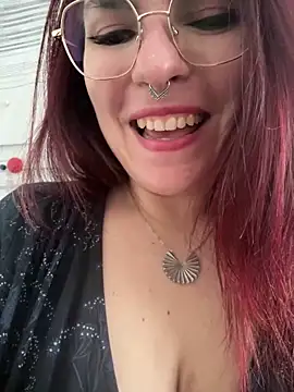 Snapshot of LunaMoongirl chatting on 03/03/25, 04:14 LunaMoongirl online show from 03/03/25, 04:14