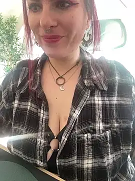 Snapshot of LunaMoongirl chatting on 10/01/25, 10:10 LunaMoongirl online show from 10/01/25, 10:10