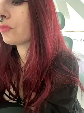 Snapshot of LunaMoongirl chatting on 11/12/25, 03:01 LunaMoongirl online show from 11/12/25, 03:01