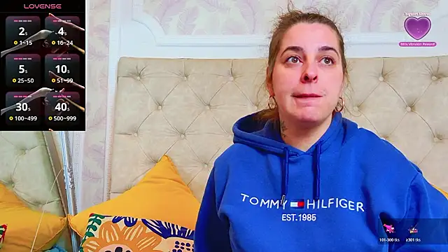 Snapshot of KarinaNoir chatting on 02/04/26, 05:02 KarinaNoir online show from 02/04/26, 05:02