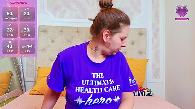 Snapshot of KarinaNoir chatting on 02/12/26, 05:13 KarinaNoir online show from 02/12/26, 05:13