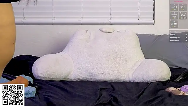 Snapshot of AriannaPena chatting on 02/08/25, 04:36 AriannaPena online show from 02/08/25, 04:36