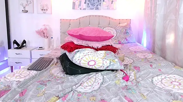 Dulce Morrys online show from 03/04/25, 09:00