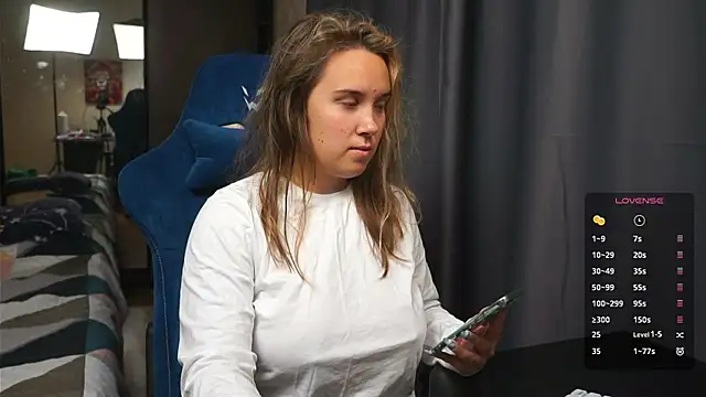 Sandra SW  online show from 10/15/25, 06:46