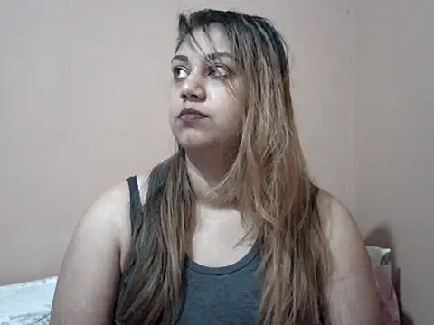 bellachow10 online show from 12/21/25, 09:49