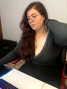 kayortiiz online show from 11/04/25, 11:37