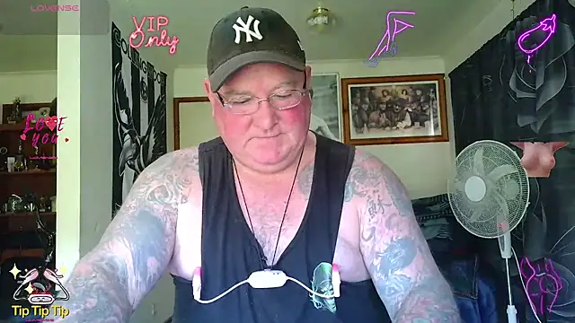 Snapshot of HOTANAL chatting on 06/07/26, 02:05 HOTANAL online show from 06/07/26, 02:05