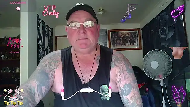 Snapshot of HOTANAL chatting on 06/10/26, 02:45 HOTANAL online show from 06/10/26, 02:45